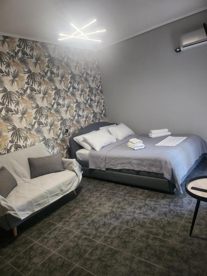 Small Luxury Apartment Anavyssos Bagian luar foto