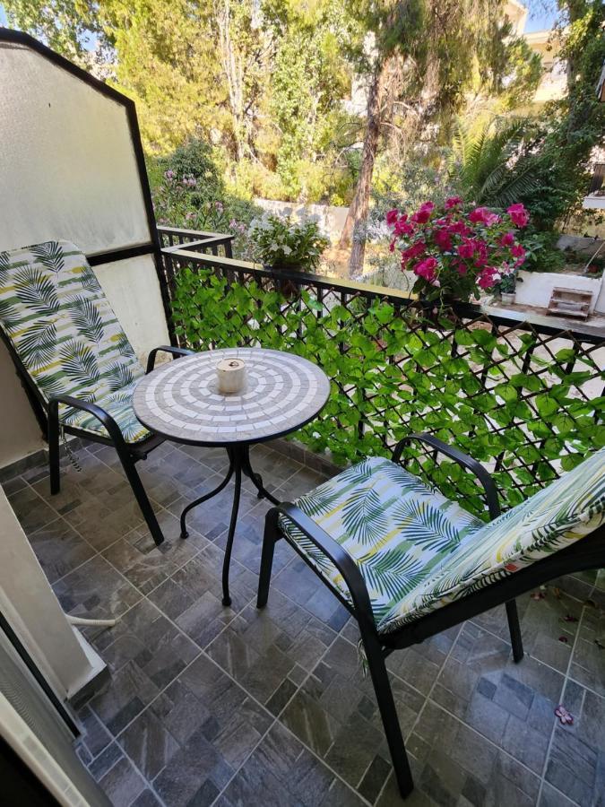 Small Luxury Apartment Anavyssos Bagian luar foto